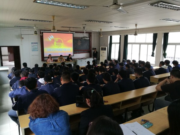 团校结业典礼_副本.jpg 团校结业典礼_副本.jpg